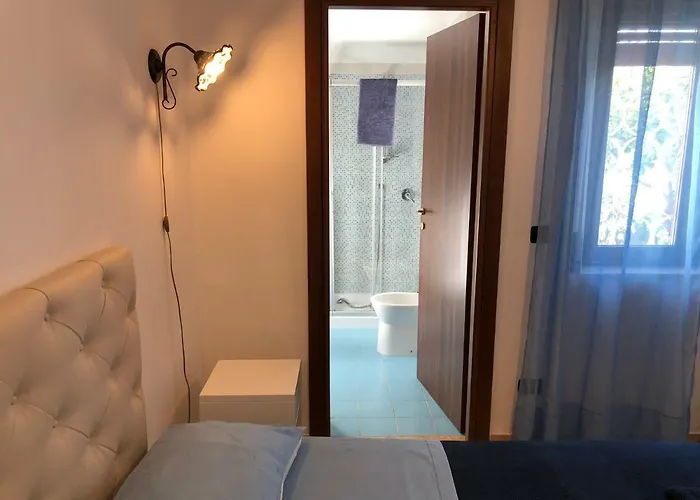 Alojamento de Acomodação e Pequeno-almoço Sul Mare 4*